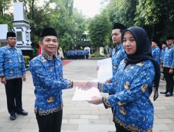Om Zein Serahkan SK CPNS Formasi 2024: Tantangan Pengabdian Sebagai Abdi Negara 